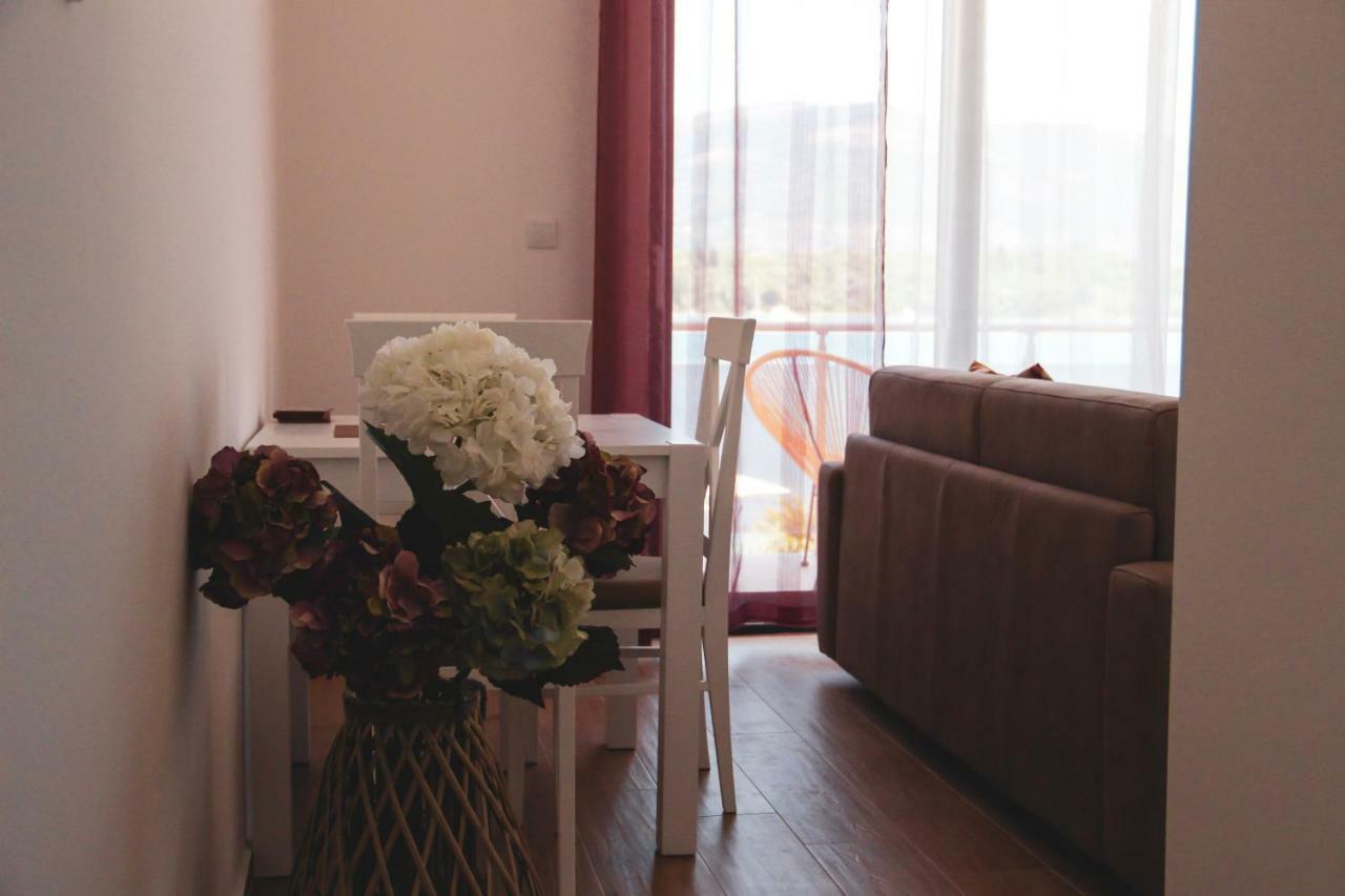 Apartments Tramonto Тиват Экстерьер фото